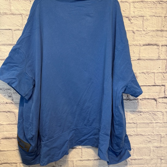 Rundholz Tunic in Blue! OS, Plus Size, Oversized. Looks good on anyone! - Picture 8 of 8